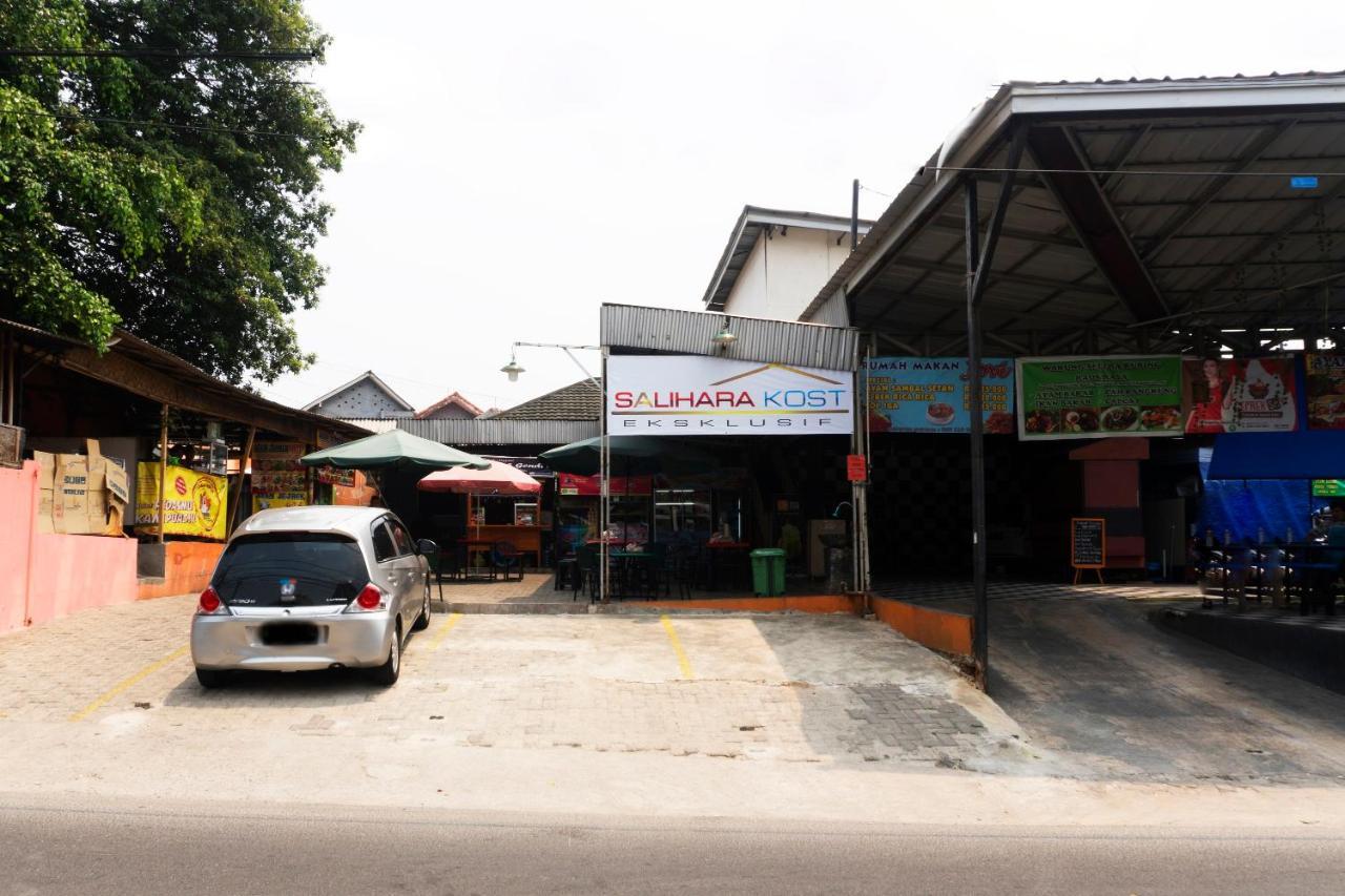 Salihara Kost Hotel Jakarta Buitenkant foto